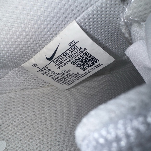 Nike White Court Sneakers - Picture 6 of 7
